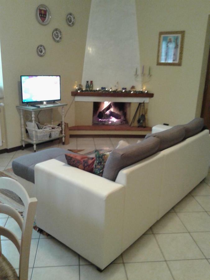 קיוזי דלה ורנה Via Del Fusato 13 Casa Carla מראה חיצוני תמונה